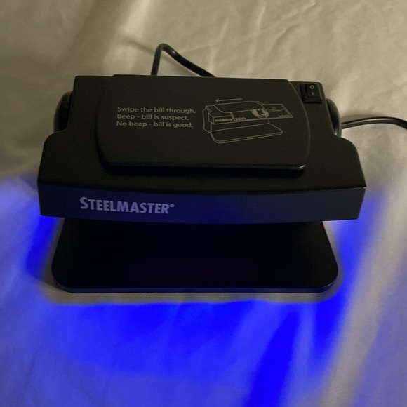 (AC) Dual Counterfeit detector - Picture 3 of 9